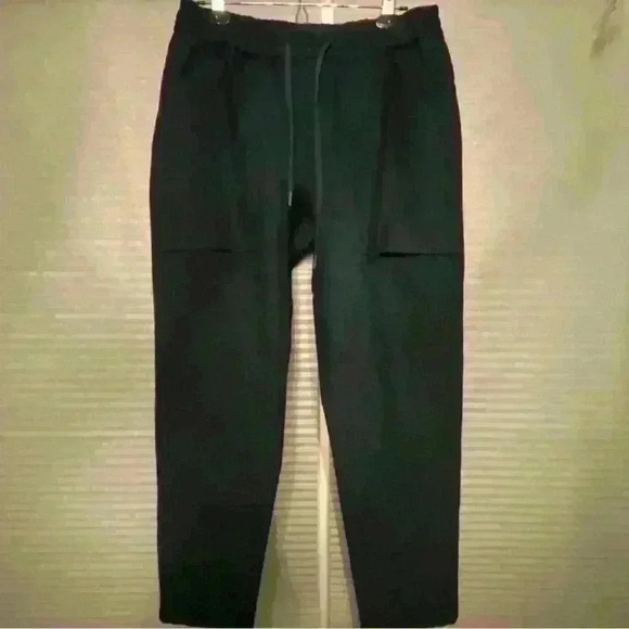 Lululemon Bowline Pant *Utilitech 30"
True Navy Mens Large Drawstring Pockets - Picture 2 of 8